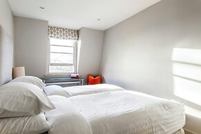 Cornwall Gardens III by Onefinestay