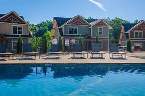 Mountain Sunrise Pool Cottage