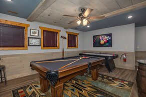 Mountain Sunrise Pool Cottage