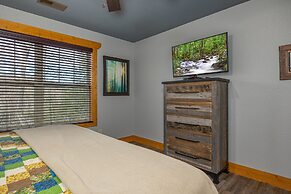 Mountain Sunrise Pool Cottage