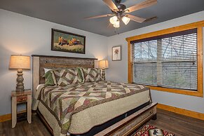 Mountain Sunrise Pool Cottage