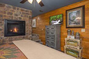 Mountain Sunrise Pool Cottage