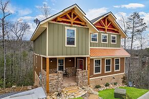 Mountain Sunrise Pool Cottage