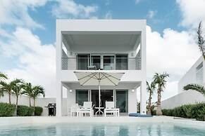 SulMare at Taylor Bay Luxury Villas