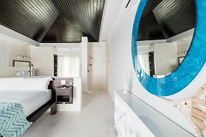 SulMare at Taylor Bay Luxury Villas