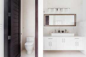 SulMare at Taylor Bay Luxury Villas