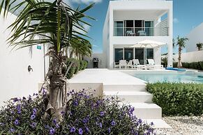 SulMare at Taylor Bay Luxury Villas