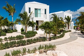 SulMare at Taylor Bay Luxury Villas