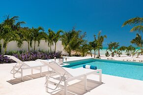 SulMare at Taylor Bay Luxury Villas