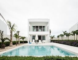 SulMare at Taylor Bay Luxury Villas