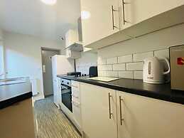 Townhouse @ 110 Etruria Vale Road Stoke