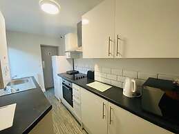 Townhouse @ 110 Etruria Vale Road Stoke