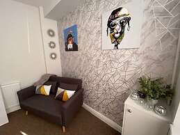 Townhouse @ 110 Etruria Vale Road Stoke