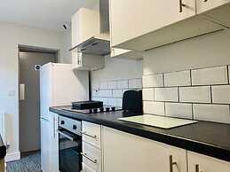 Townhouse @ 110 Etruria Vale Road Stoke