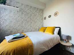 Townhouse @ 110 Etruria Vale Road Stoke