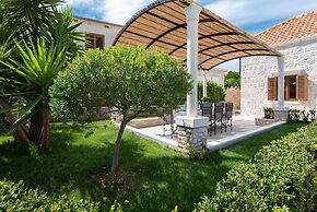 Holiday Villa Lovište Paradise