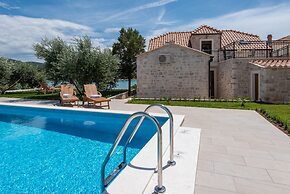 Holiday Villa Lovište Paradise