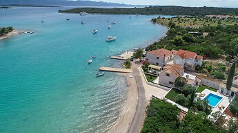 Holiday Villa Lovište Paradise