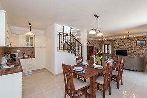 Holiday Villa Lovište Paradise