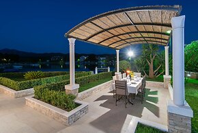 Holiday Villa Lovište Paradise