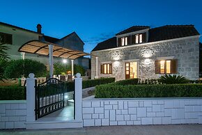 Holiday Villa Lovište Paradise