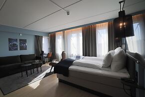 Home Hotel 1624