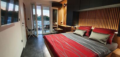 Jazine Lux Apartments