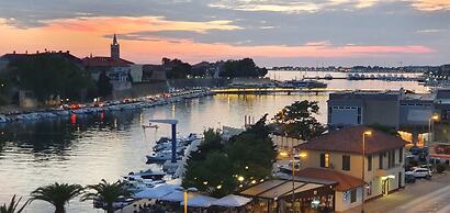 Jazine Lux Apartments