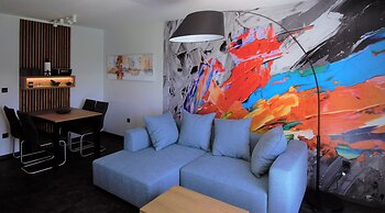 Jazine Lux Apartments