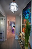 Brand New Modern Pet Friendly Zen Home W/ Private Home Theater & Hot T