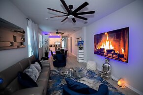 Brand New Modern Pet Friendly Zen Home W/ Private Home Theater & Hot T