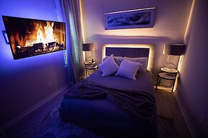 Brand New Modern Pet Friendly Zen Home W/ Private Home Theater & Hot T