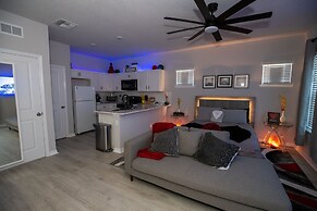 Pet Friendly Modern Zen Studio Retreat W/ Hot Tub! Home by RedAwning