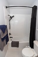 Pet Friendly Modern Zen Studio Retreat W/ Hot Tub! Home by RedAwning