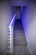 Pet Friendly Modern Zen Studio Retreat W/ Hot Tub! Home by RedAwning