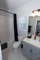 Pet Friendly Modern Zen Studio Retreat W/ Hot Tub! Home by RedAwning