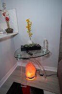 Pet Friendly Modern Zen Studio Retreat W/ Hot Tub! Home by RedAwning