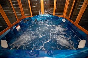 Pet Friendly Modern Zen Studio Retreat W/ Hot Tub! Home by RedAwning