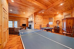 Mount Snow Cabin with Private Hot Tub by RedAwning