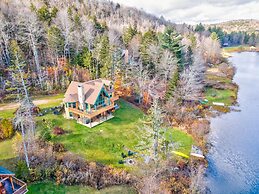 Mount Snow Cabin with Private Hot Tub by RedAwning
