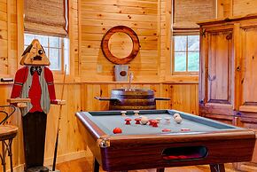 Mount Snow Cabin with Private Hot Tub by RedAwning