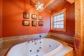 Mount Snow Cabin with Private Hot Tub by RedAwning