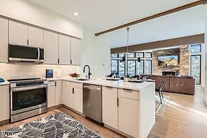 24b Powder Run 2 Bedroom Condo by RedAwning