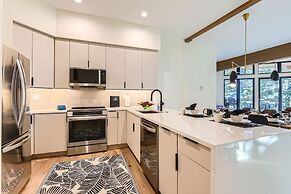 24b Powder Run 2 Bedroom Condo by RedAwning