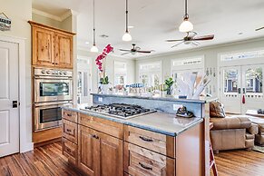 The James Pearl 4 Bedroom Home by RedAwning