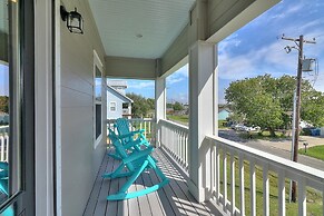 The James Pearl 4 Bedroom Home by RedAwning