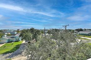 The James Pearl 4 Bedroom Home by RedAwning