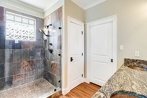 The James Pearl 4 Bedroom Home by RedAwning