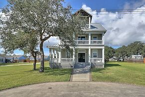 The James Pearl 4 Bedroom Home by RedAwning