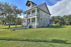 The James Pearl 4 Bedroom Home by RedAwning